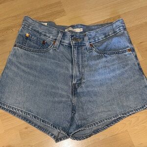 Levi’s 80s Mom Shorts